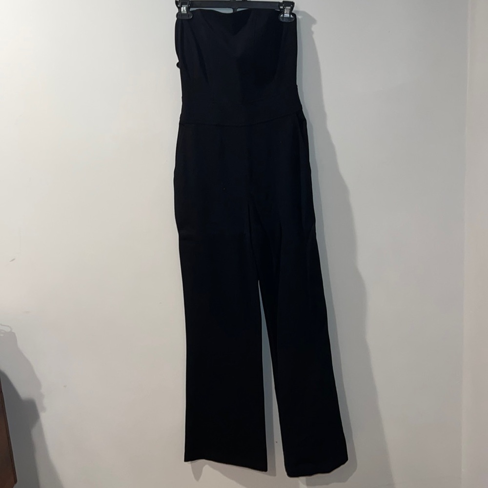 Boutique find! Black jumper strapless